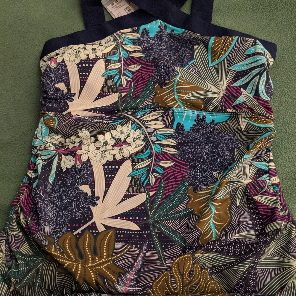 Patterned 2 piece bathing suit